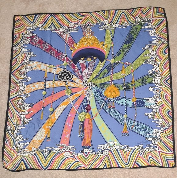 VINTAGE 70's - 90's FRENCH DESIGNER: LOUIS FERAUD HAND PRINTED SILK SCARF - Picture 3 of 7